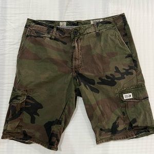 Trendy Camo shorts (33) - made in France and brand new!